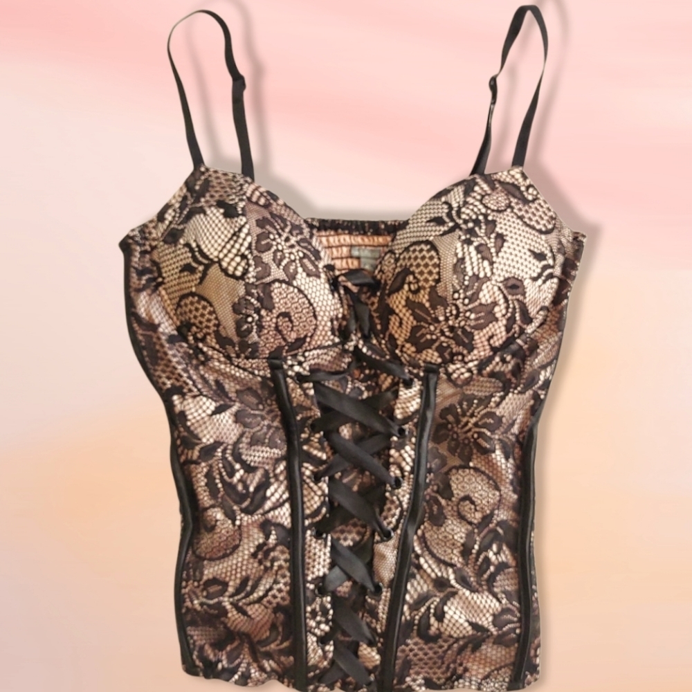 Charlotte Russe Blk. Lace Bustier M